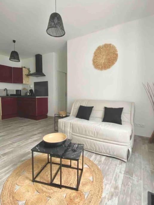 Appartement Centre Ville Saint-Amand-Montrond Exterior photo